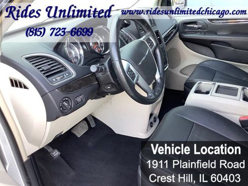 Used 2012 Chrysler Town & Country Touring-L w/ Entertainment Group #2 image 14