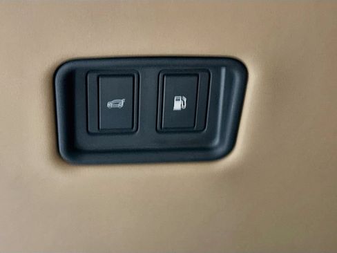Used 2026 Land Rover Range Rover SE AWD/4WD image 11