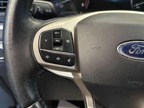 Used 2021 Ford Explorer XLT AWD/4WD image 11