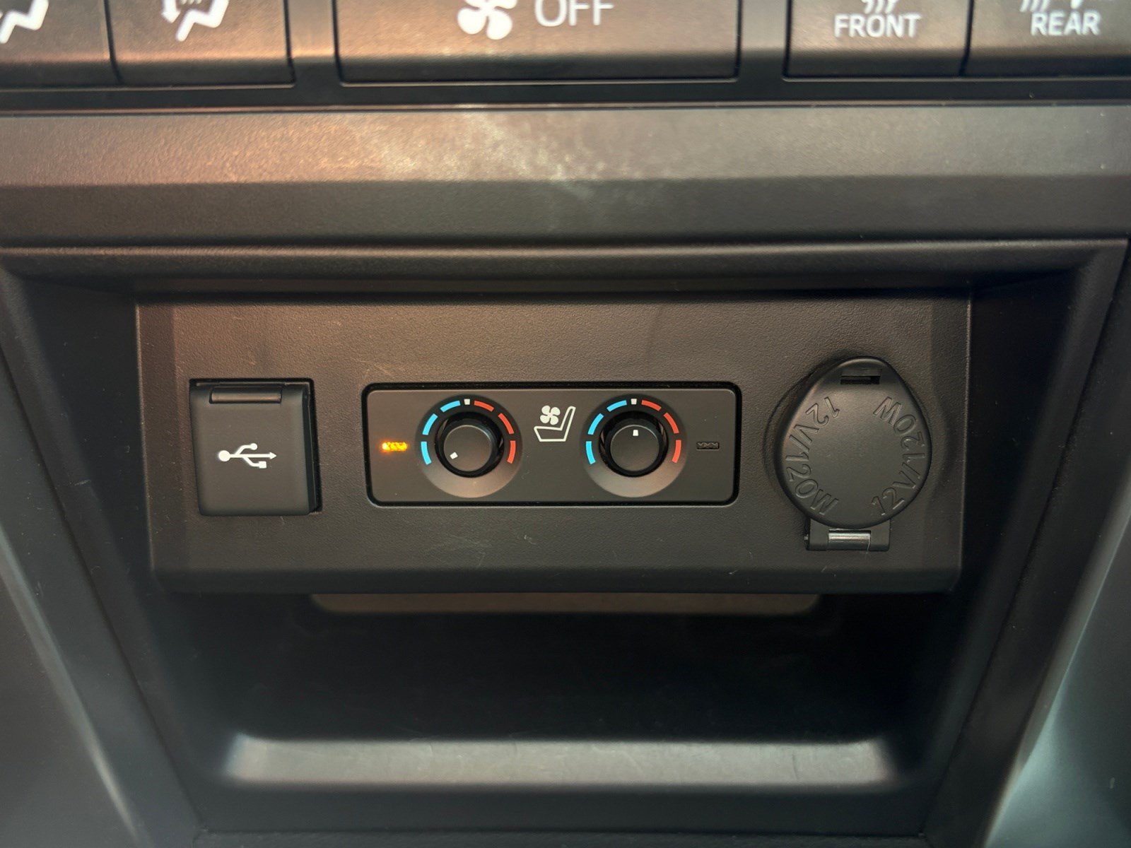 Used 2024 Toyota 4Runner Limited RWD image 19