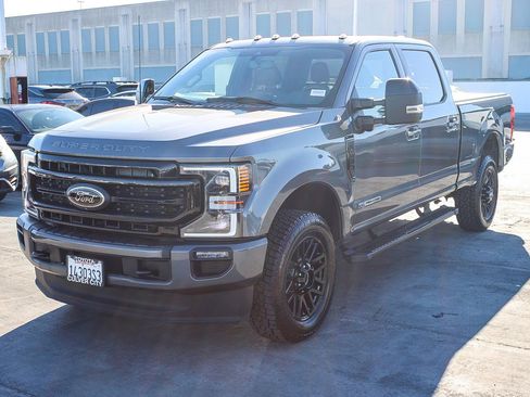 Used 2022 Ford F350 Lariat w/ Black Appearance Package image 3