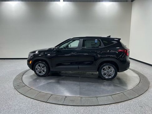 New 2026 Kia Seltos LX image 9