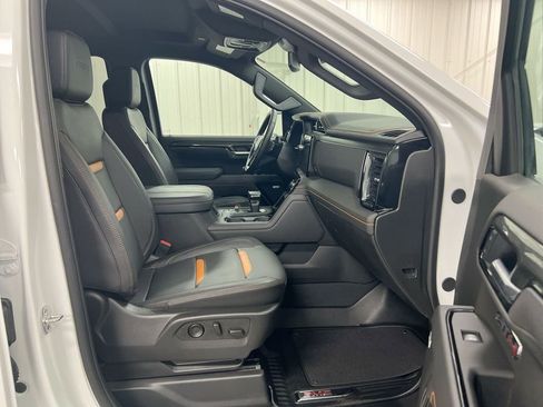 Used 2025 GMC Sierra 1500 AT4 image 22