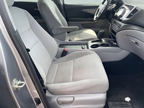 Used 2018 Honda Pilot EX image 8