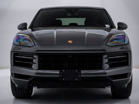 Used 2025 Porsche Cayenne Coupe image 6