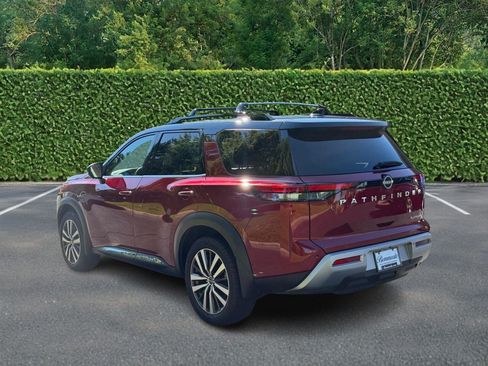 Used 2022 Nissan Pathfinder Platinum w/ Cargo Package FWD image 6