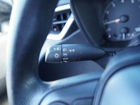 Used 2025 Toyota Corolla LE image 26