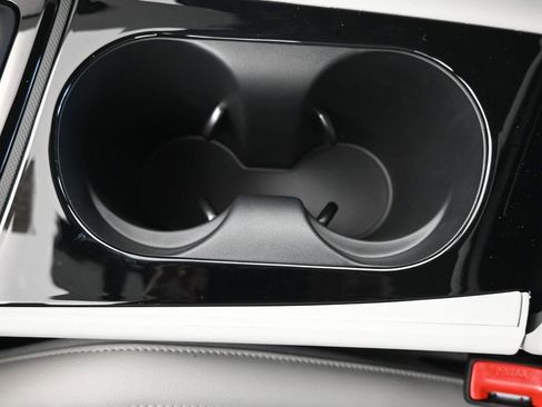 New 2026 Hyundai Elantra Limited image 33