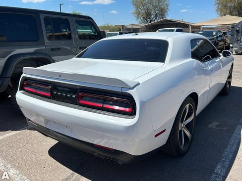 Used 2019 Dodge Challenger R/T w/ Driver Convenience Group RWD image 4
