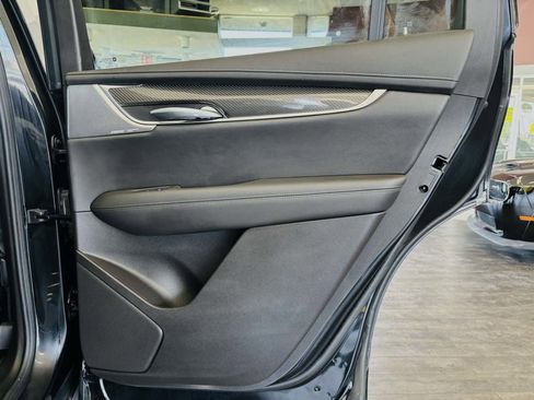 Used 2023 Cadillac XT6 Sport w/ Technology Package AWD/4WD image 39