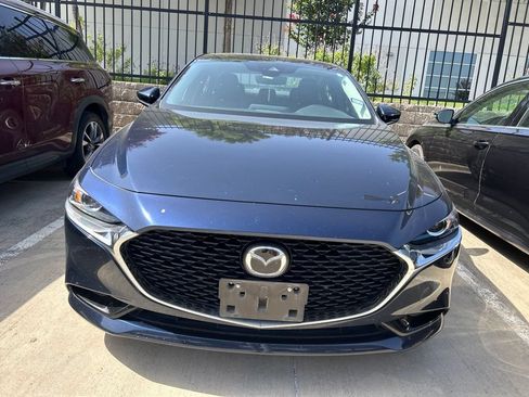 Used 2022 MAZDA MAZDA3 s FWD image 2