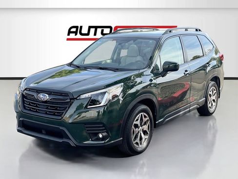 Used 2023 Subaru Forester Premium AWD/4WD image 3