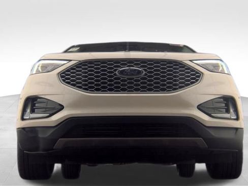 Used 2023 Ford Edge SEL w/ Convenience Package AWD/4WD image 4