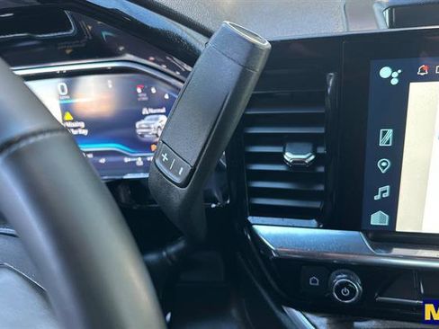 Used 2025 Chevrolet Silverado 1500 LT image 27