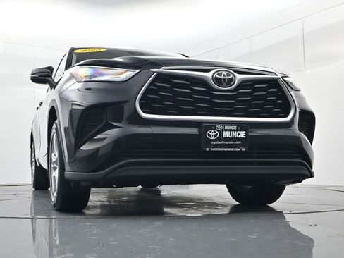 Used 2023 Toyota Highlander L FWD image 45