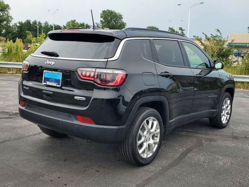 Used 2023 Jeep Compass Latitude AWD/4WD image 4