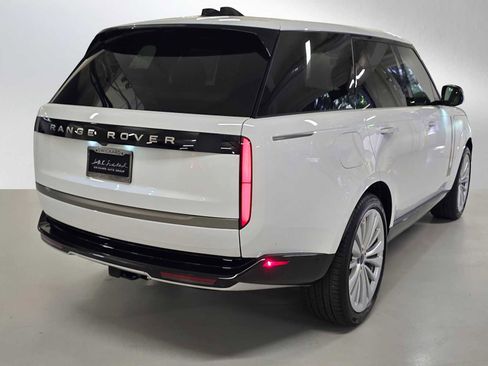 New 2026 Land Rover Range Rover SE image 5
