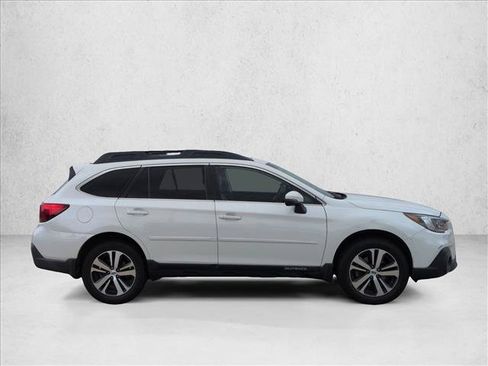 Used 2018 Subaru Outback 2.5i Limited AWD/4WD image 4