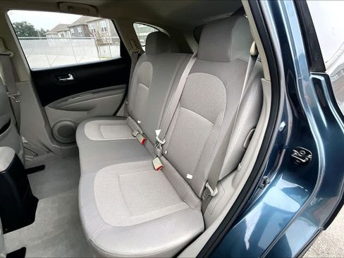 Used 2013 Nissan Rogue SV w/ Premium Pkg image 18