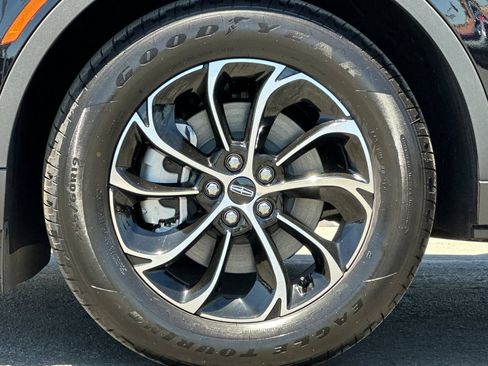 New 2026 Lincoln Nautilus Premier AWD/4WD image 25