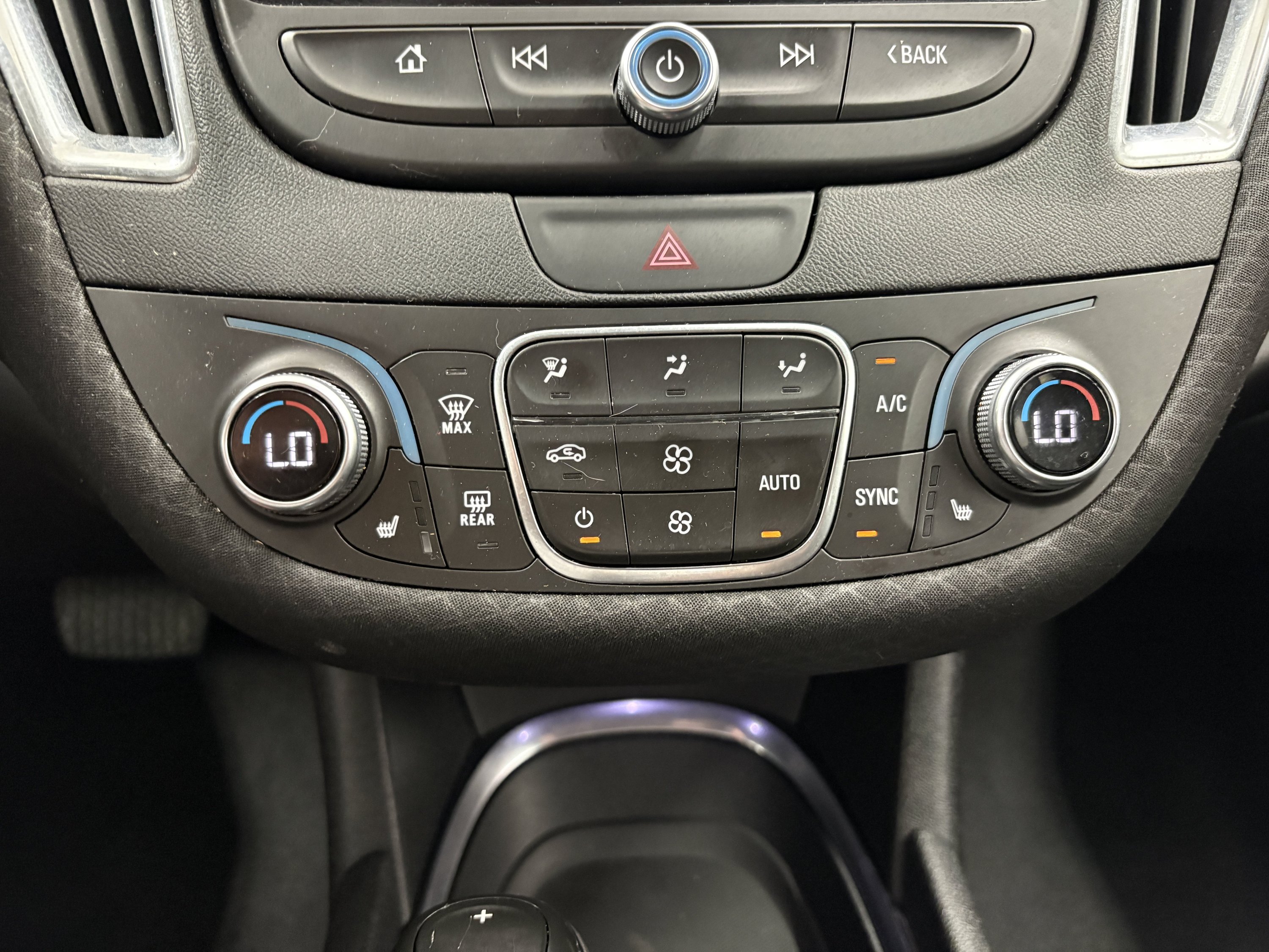 Used 2019 Chevrolet Malibu LT FWD image 16