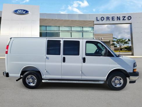 Used 2025 Chevrolet Express 2500 w/ Driver Convenience Package RWD image 4