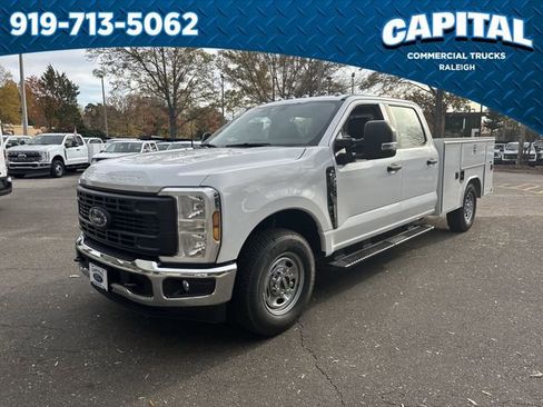 New 2026 Ford F250 XL w/ XL Chrome Package image 1
