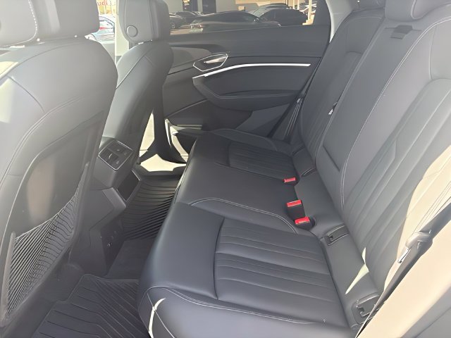 Used 2024 Audi Q8 e-tron Premium Plus AWD/4WD image 12