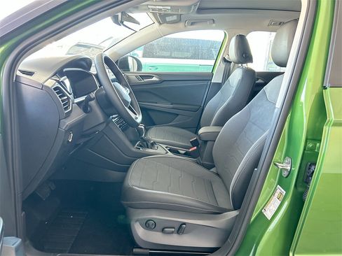 New 2026 Volkswagen Taos SE image 11