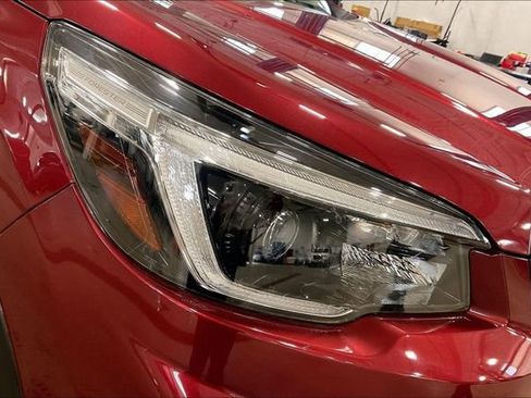 Used 2021 Subaru Forester Premium image 28