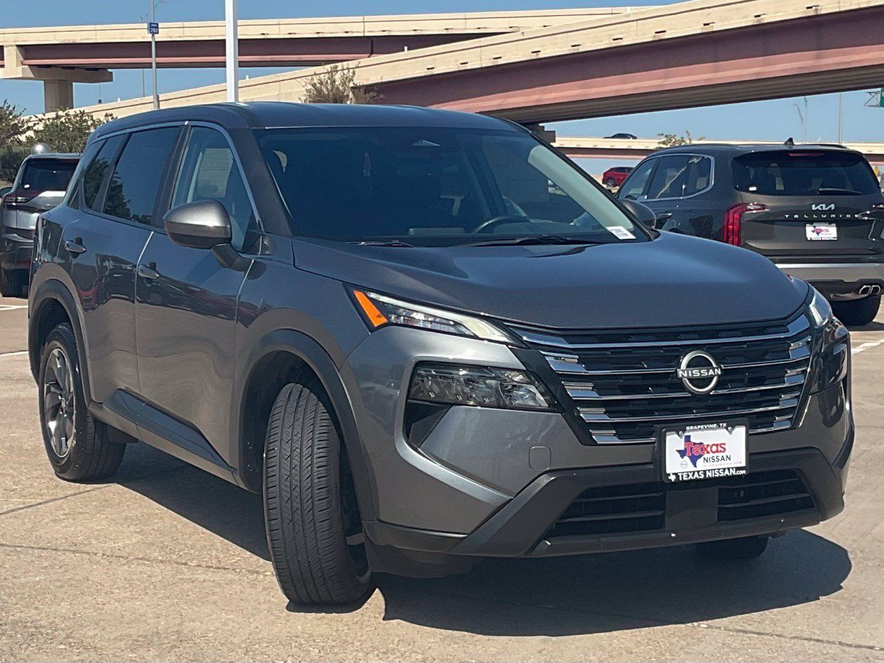 Used 2025 Nissan Rogue SV FWD image 3