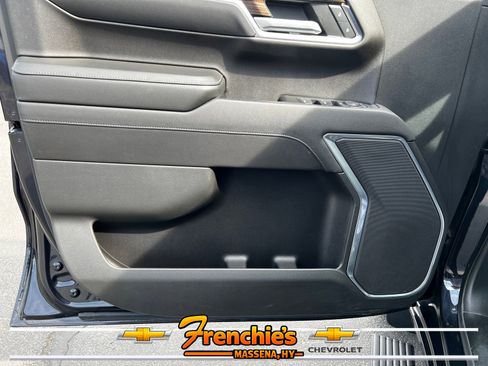 Used 2022 Chevrolet Silverado 1500 LT AWD/4WD image 9