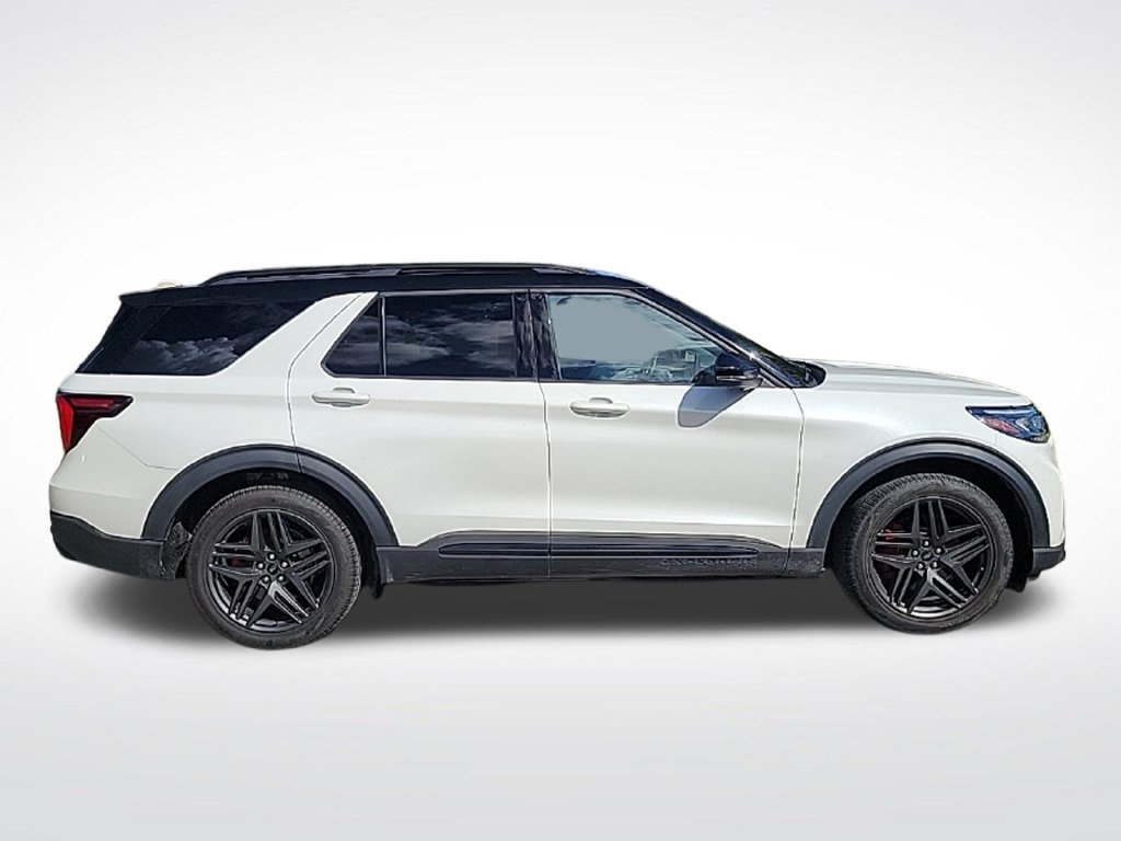 Used 2025 Ford Explorer ST RWD image 4