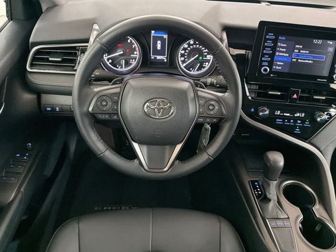 Used 2022 Toyota Camry SE w/ Carpet Mat Package (TMS) FWD image 14