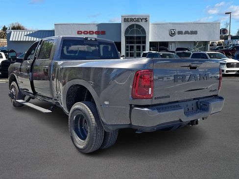 New 2026 RAM 3500 Laramie AWD/4WD image 4
