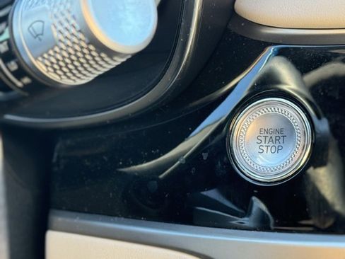 Used 2024 Genesis G70 2.5T image 19