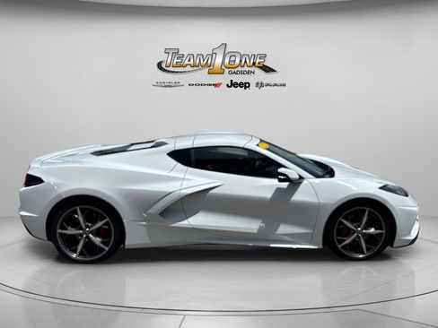 Used 2022 Chevrolet Corvette Stingray Preferred Cpe w/ Engine Appearance Package RWD image 8