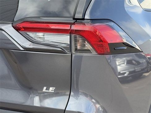 Used 2019 Toyota RAV4 LE w/ Carpet Mat Package image 7
