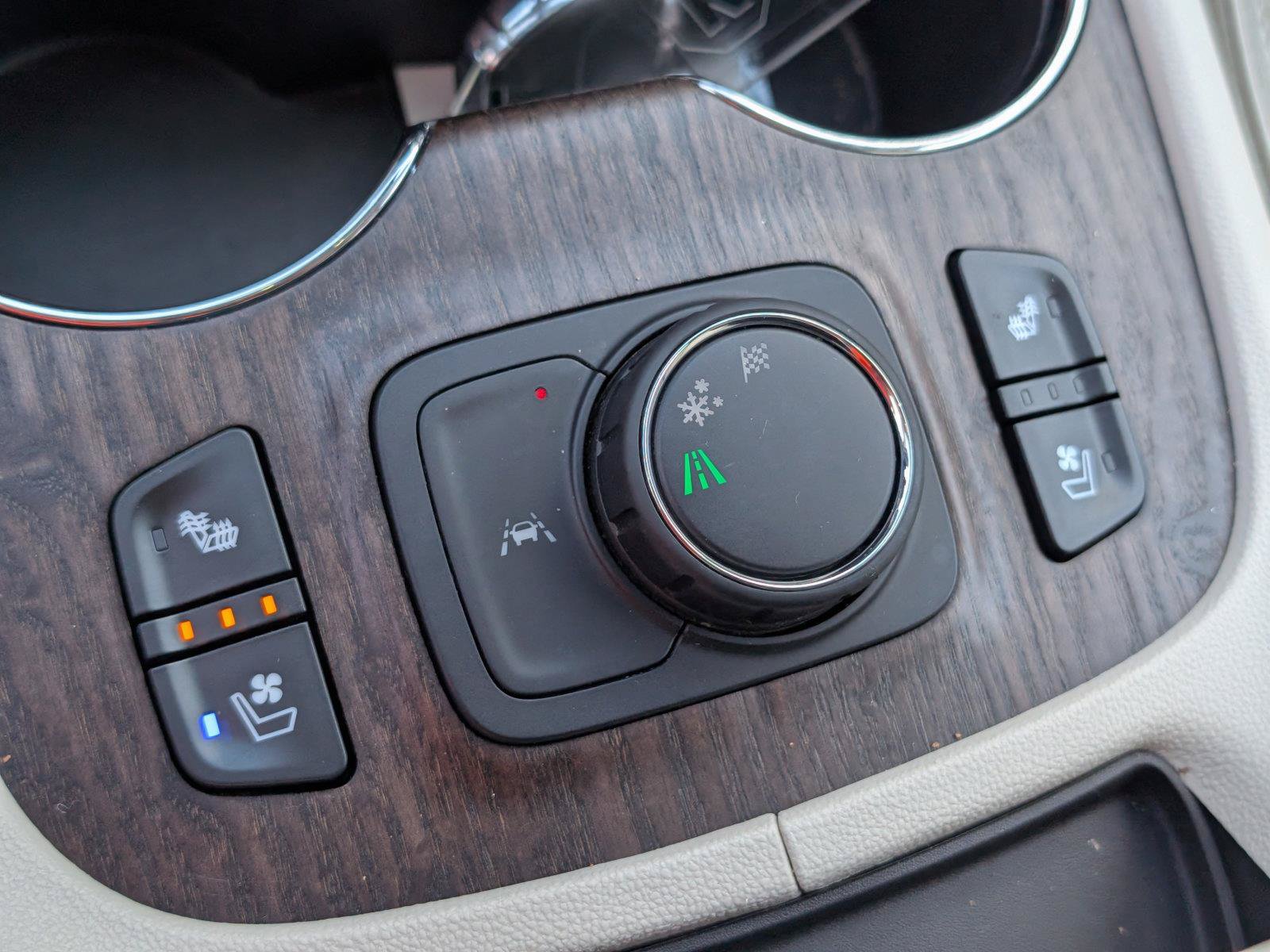 Used 2023 GMC Acadia Denali w/ Denali Technology Package FWD image 29