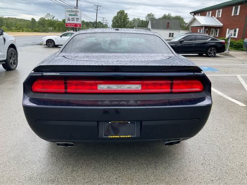 Used 2012 Dodge Challenger R/T RWD image 4