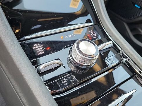 New 2024 Jeep Grand Cherokee Overland w/ Luxury Tech Group IV image 7