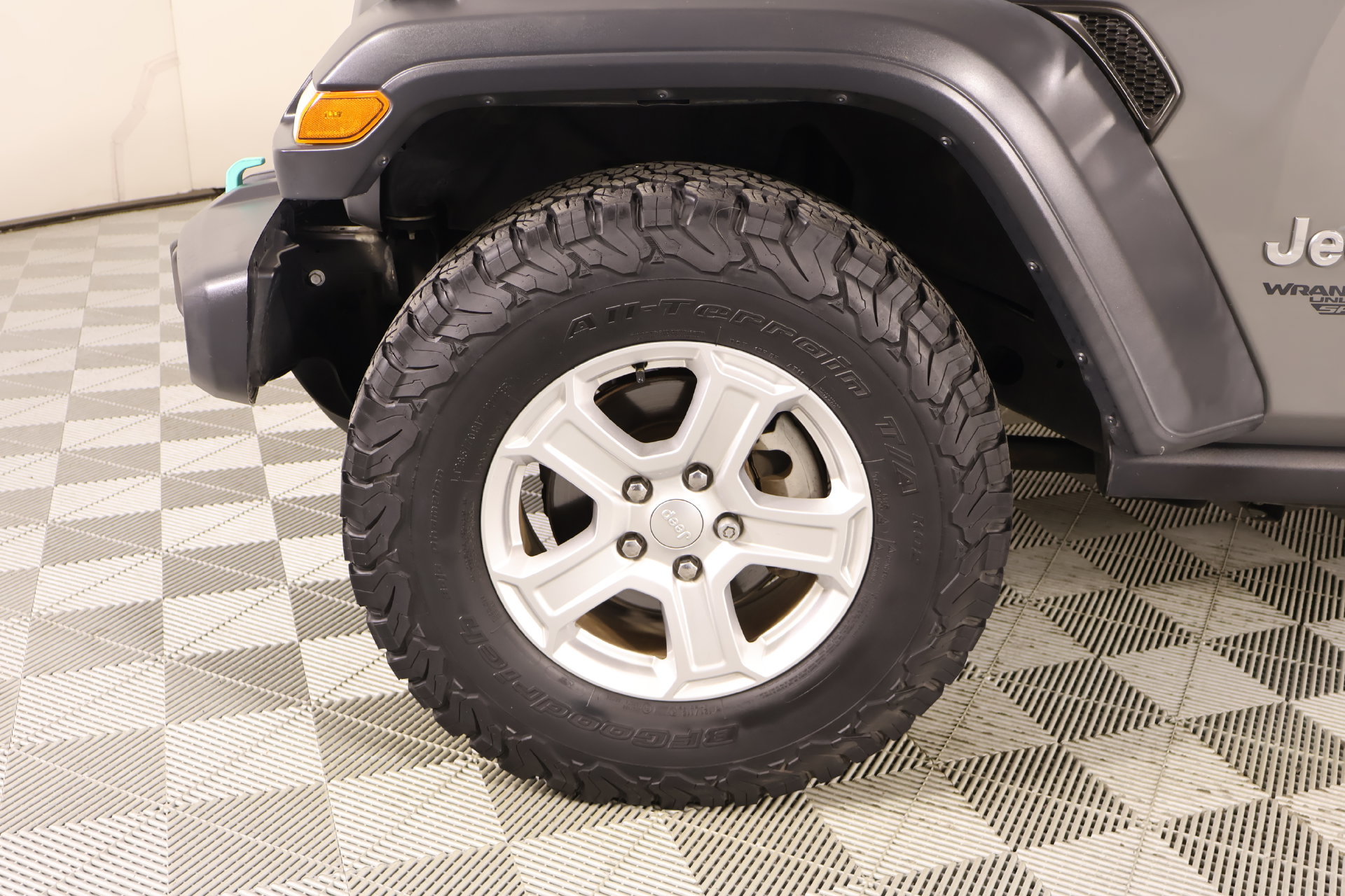 Used 2018 Jeep Wrangler Unlimited Sport S AWD/4WD image 16