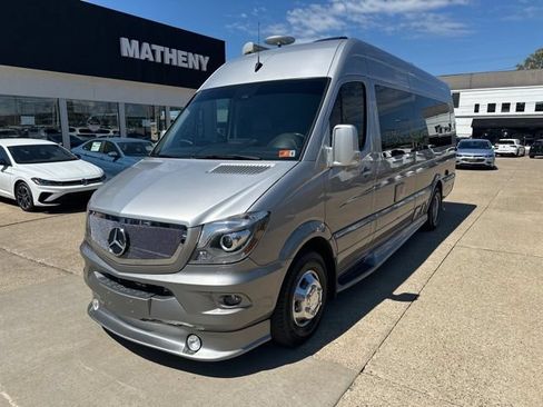 Used 2017 Mercedes-Benz Sprinter 3500 image 2
