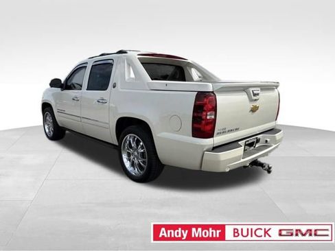 Used 2013 Chevrolet Avalanche LTZ RWD image 8