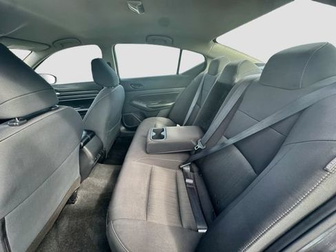 Used 2024 Nissan Altima 2.5 SV FWD image 22