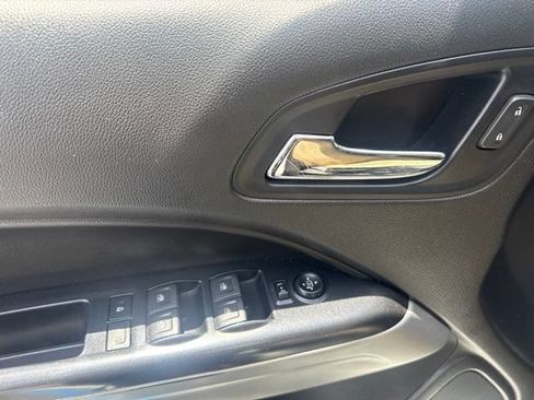 Used 2018 Chevrolet Colorado LT w/ LT Convenience Package RWD image 12
