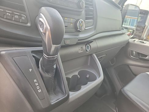 Used 2024 Ford Transit 250 148 Medium Roof RWD image 25