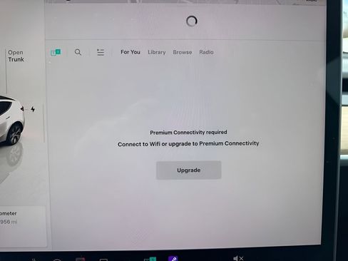 Used 2022 Tesla Model Y Long Range image 19