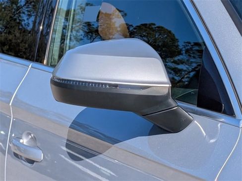 Used 2022 Audi Q5 2.0T Premium w/ Convenience Package image 10