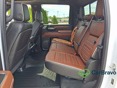Used 2025 GMC Sierra 2500 Denali Ultimate AWD/4WD image 10